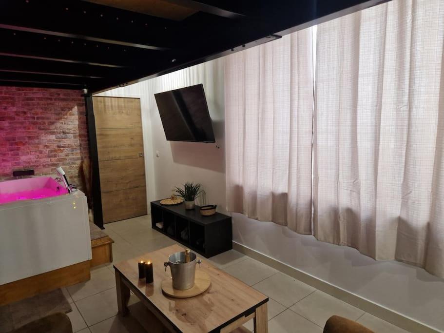 Au Spa De Llea Suite Retro Avignon Bagian luar foto